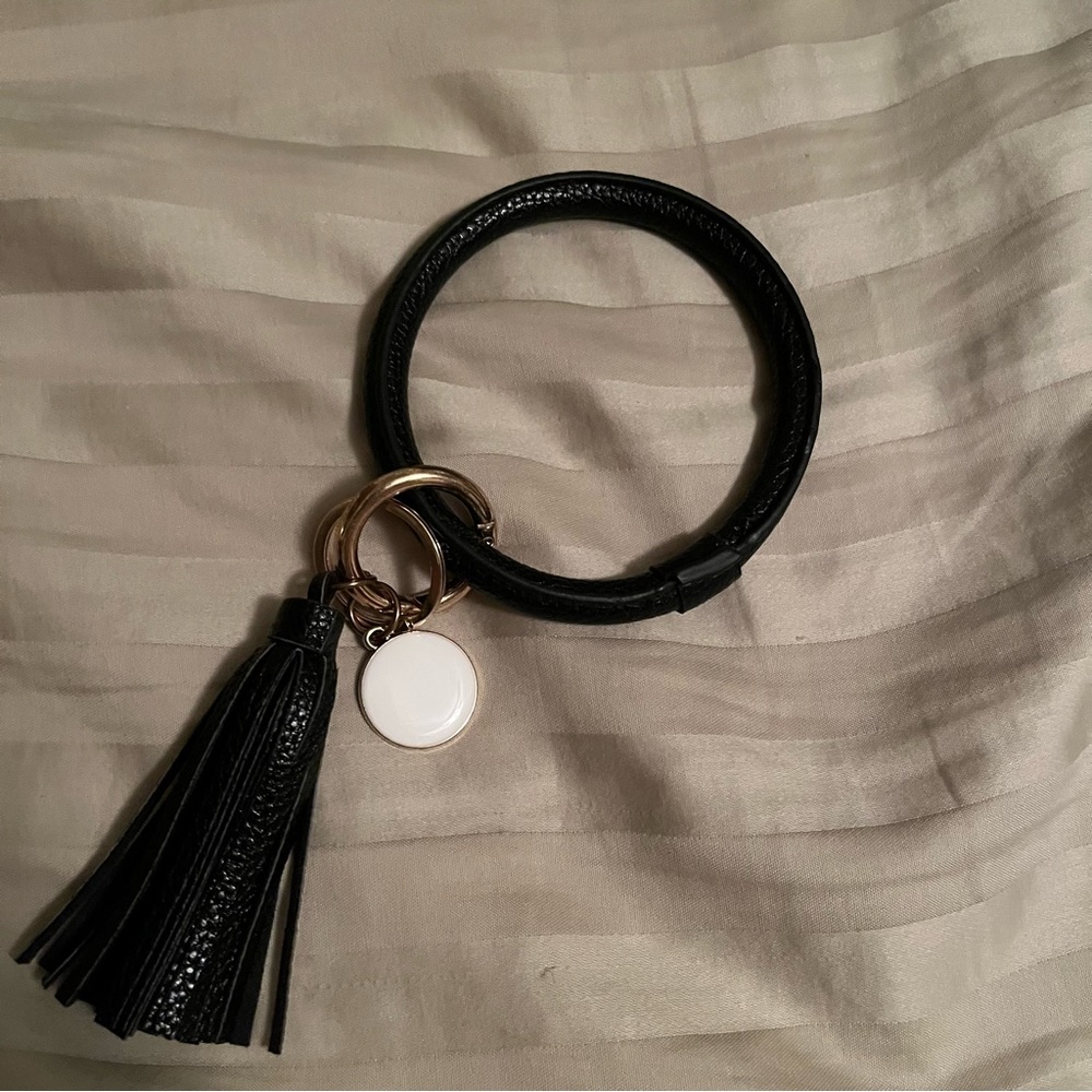 Pleather Tassel Key Ring | FREE if bundle 3 items, must add to bundle